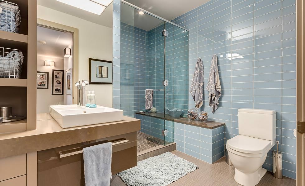 Real Estate photo of master bathroom by professional photographer Calgary Photos